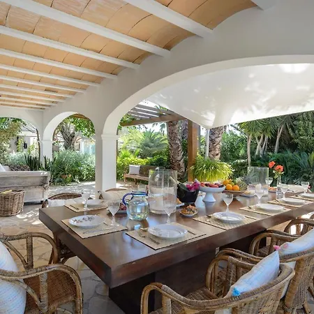 Carmen Morna Vila Santa Eularia des Riu