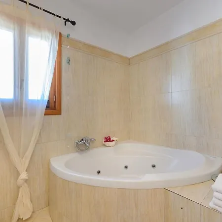 Carmen Morna Villa *