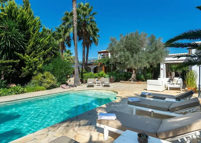 Villa Carmen Morna Villa *